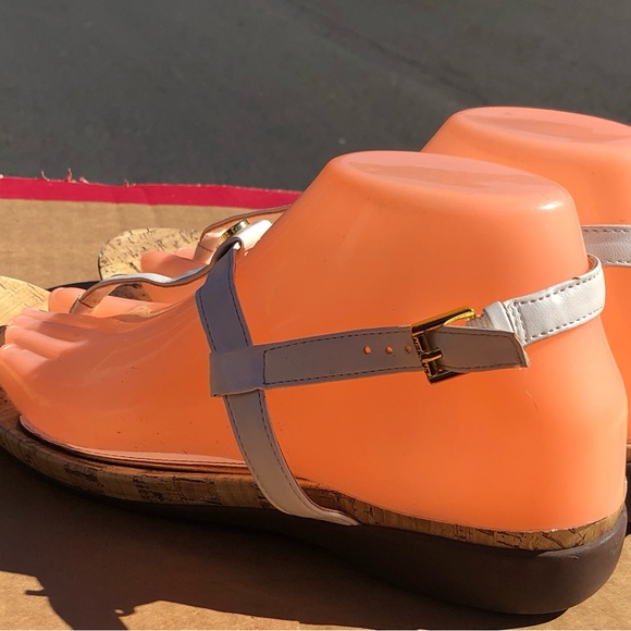 Ralph Lauren Kya Women’s White Thong Ankle Wrap Buckled Sandals Size 7B - Picture 8 of 13